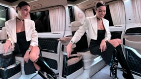 Hande Erçel'in VIP minibüs pozlarına beğeni yağdı
