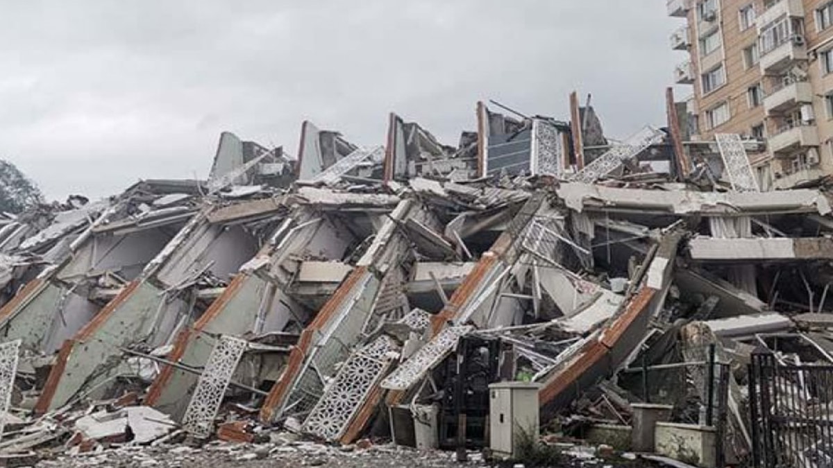 Hatay'da 'cinayet' raporu: Beton elle ufalanır durumdaydı