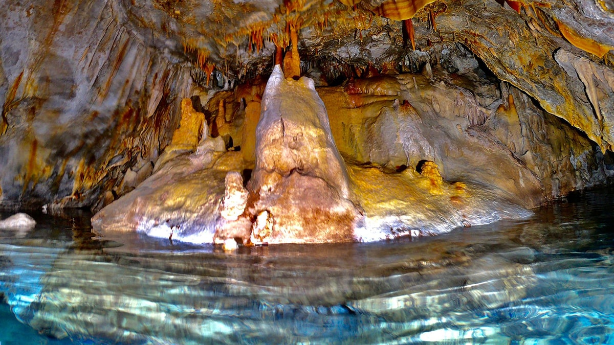 Hatay'ın su altı mağarası dalış tutkunlarını ağırlıyor