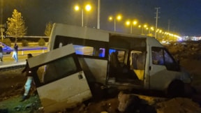 İşçi dolu minibüs kaza yaptı: 15 yaralı