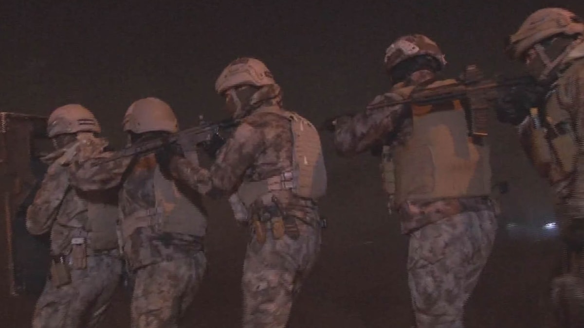 Yedi şehirde IŞİD hücrelerine baskın