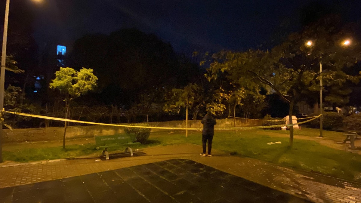 Boşanma aşamasındaki eşini tabancayla öldürdü, ardından kendisini vurdu