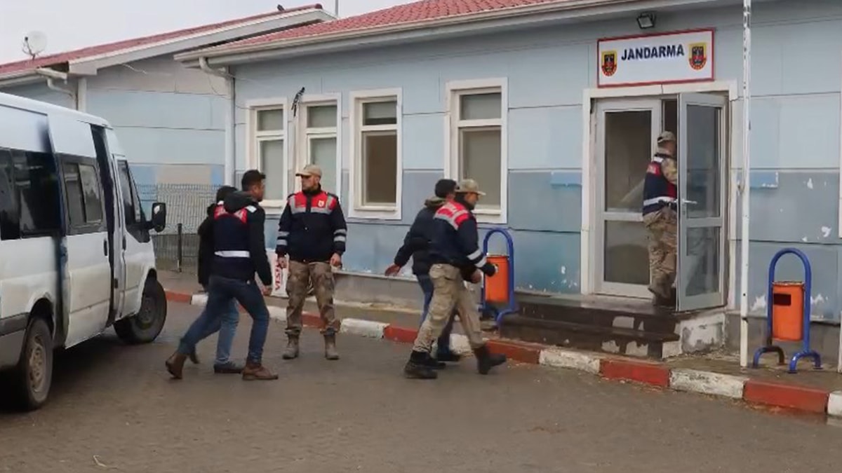 Suriyeli 16 göçmen kaçakçısı yakalandı