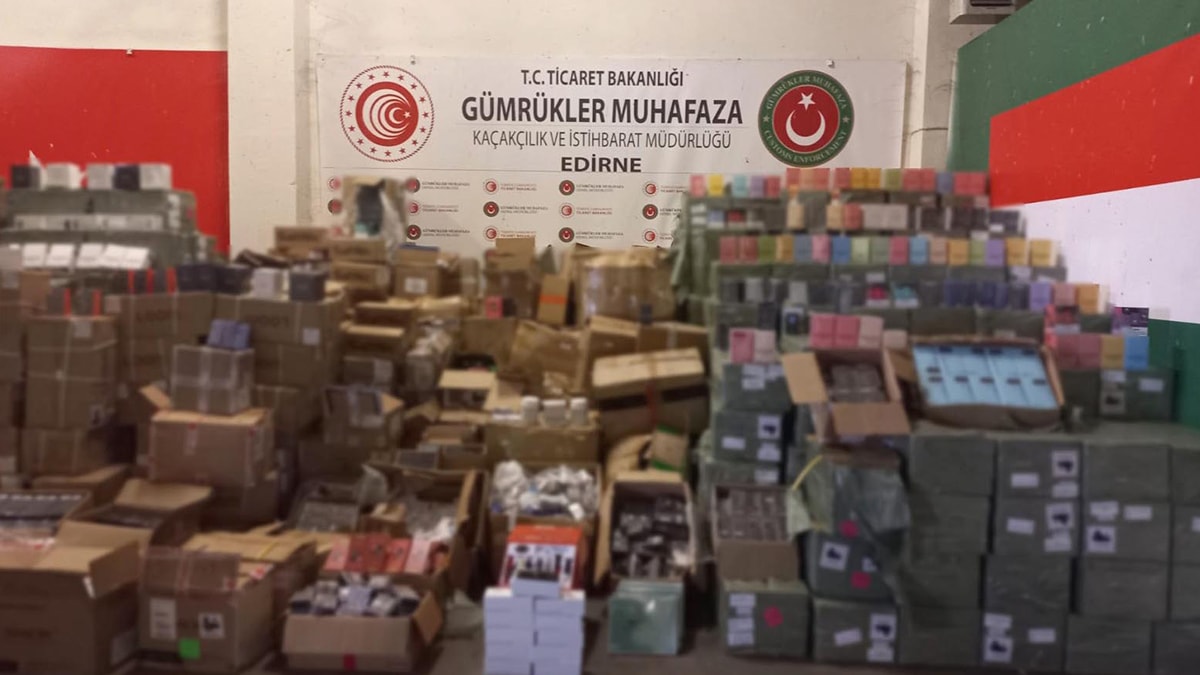 Kapıkule'de 90 milyonluk kaçak mal ele geçirildi 