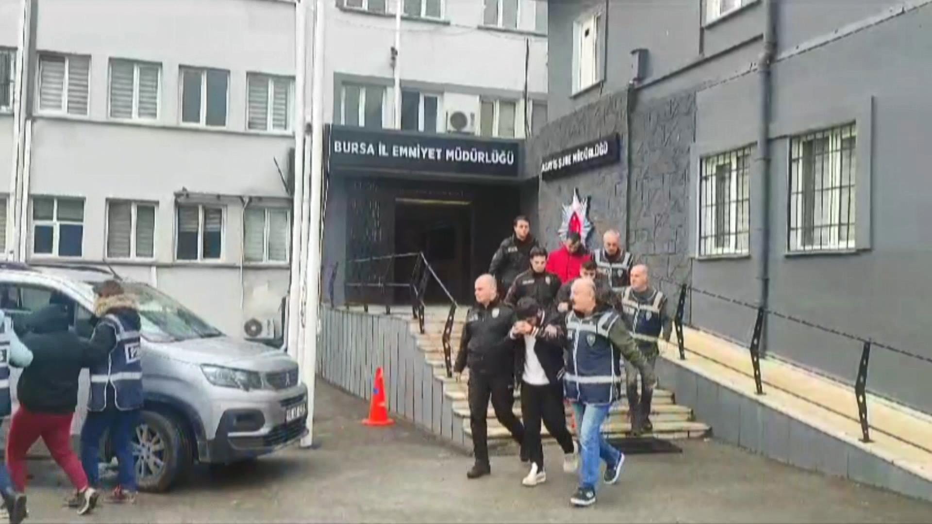 Depremzedeyiz diyerek daire kiralayıp fuhuş yaptılar...