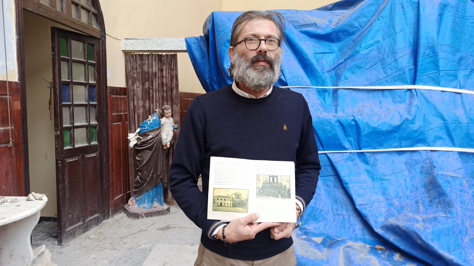 Depremde yıkılan 165 yıllık kilisenin tarihi kitaplaştırıldı