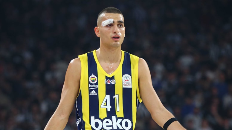 Fenerbahçe Beko oyuncusu Yam Madar'da kısmi görme kaybı oluştu