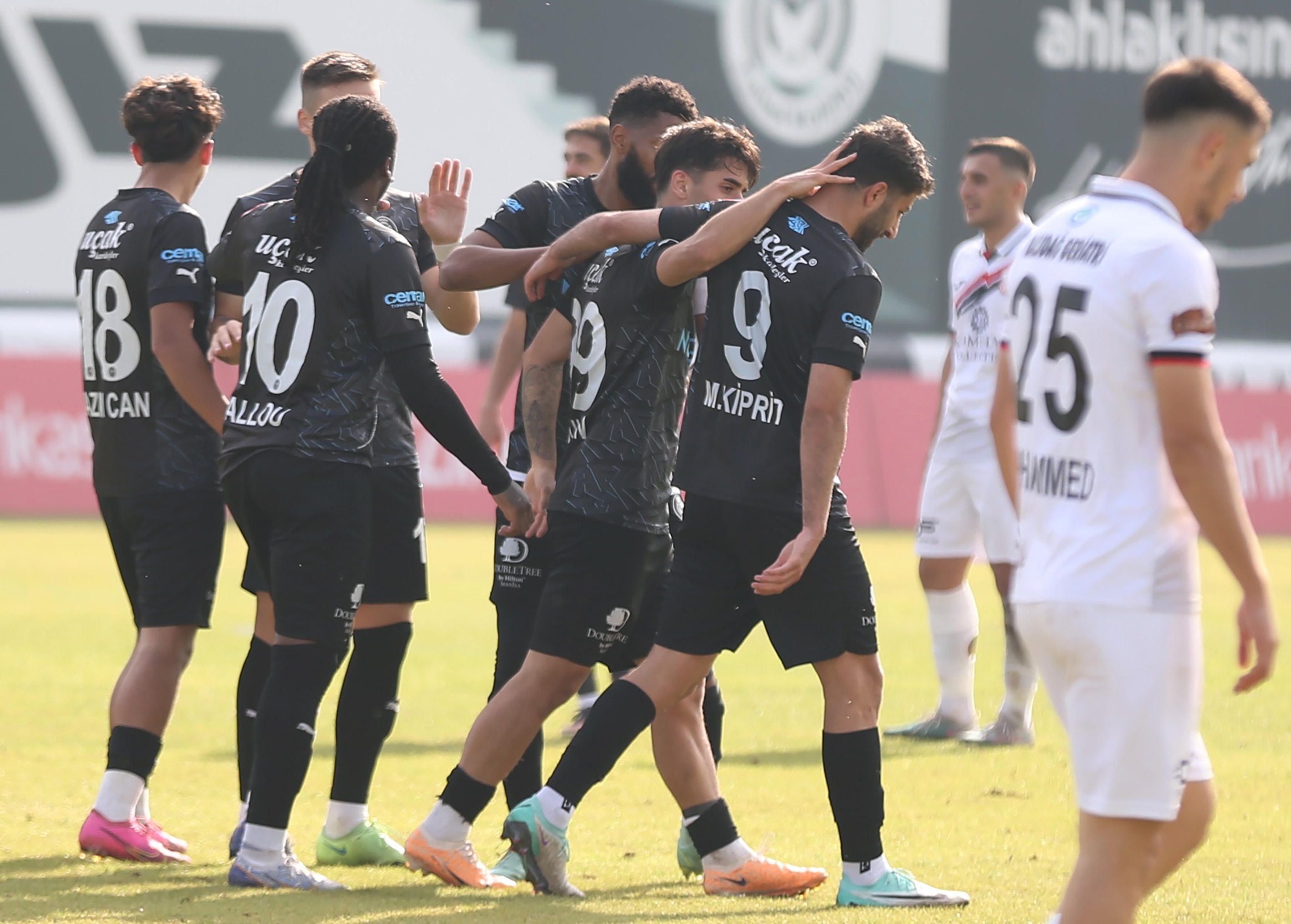 Manisa FK, Kastamonuspor'u 3 golle geçip turladı