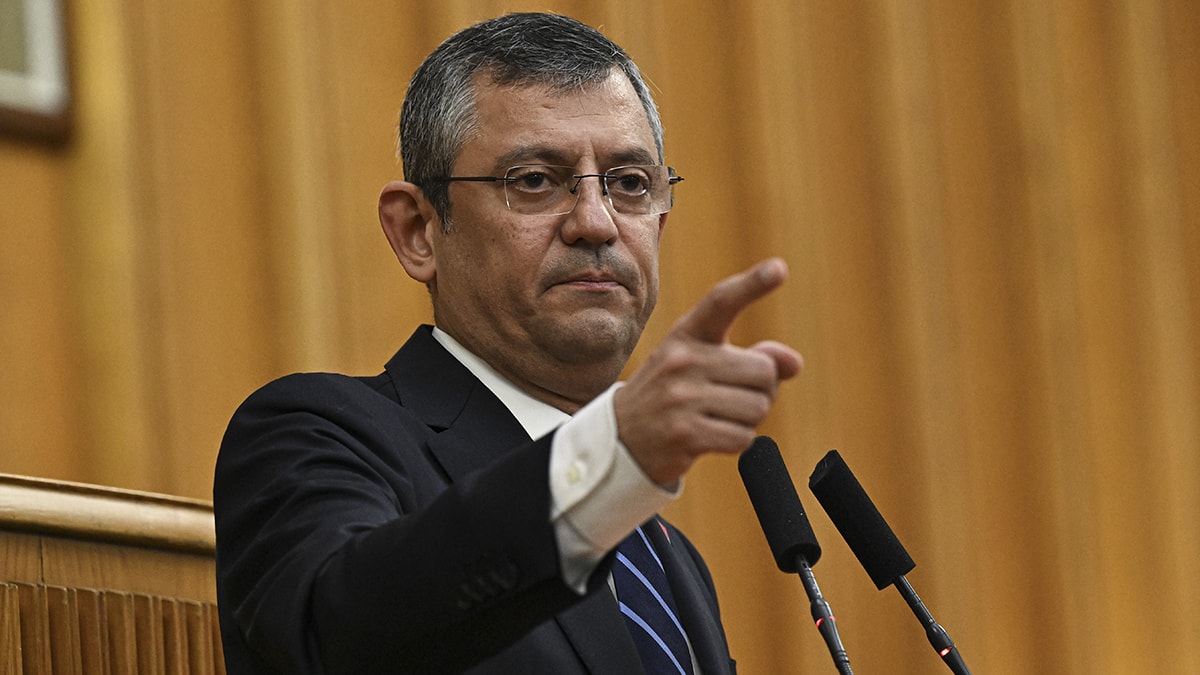 CHP lideri Özel'den Bakan'a sert tepki:  Ya aklını başına alacak, ya da...