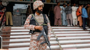 Pakistan'da karakola saldırı: Çok sayıda polis öldü