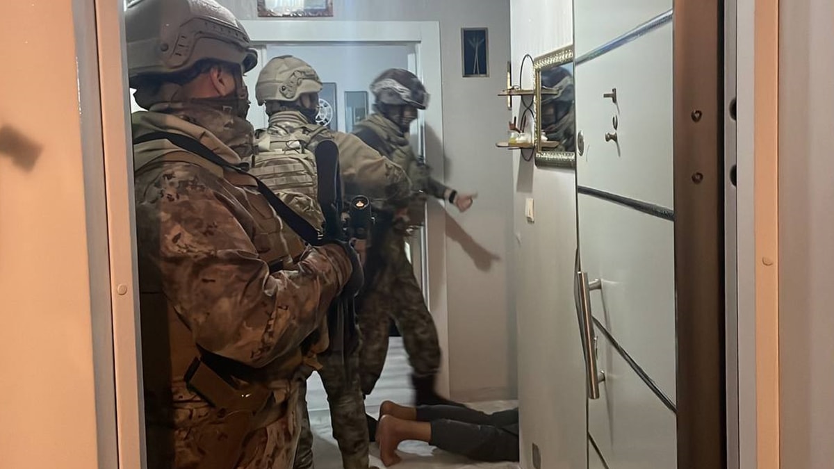 17 milyonluk vurgun yapan tefecilere kelepçe 