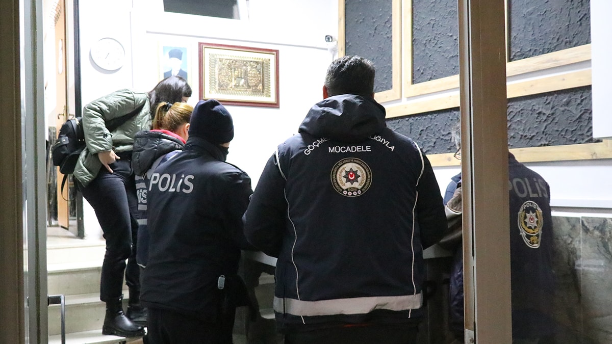 İzmir'de otellerde göçmen denetimi