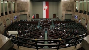 Polonya'da hükümet güven oylamasını kaybetti