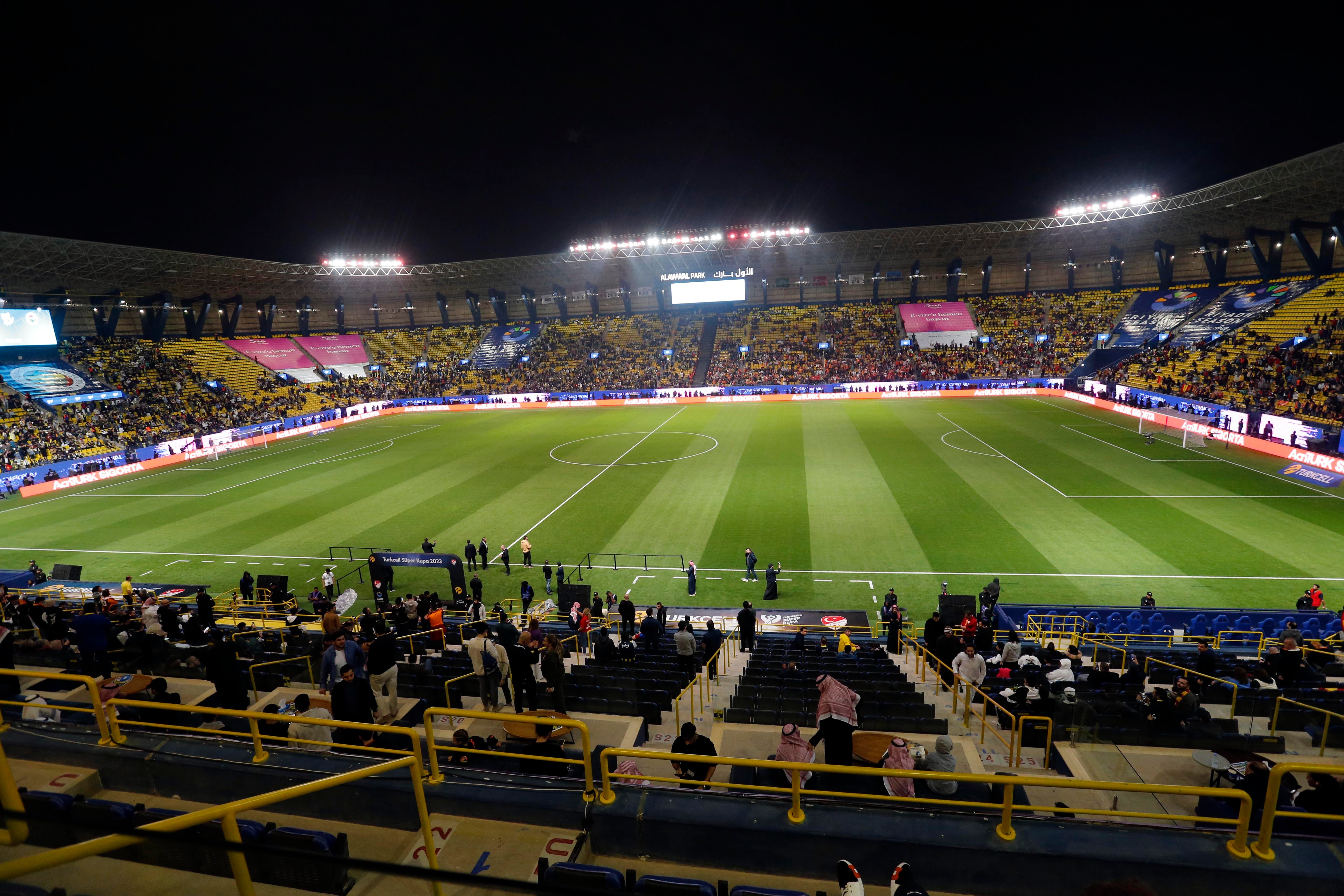 S�per Kupa finalinin iptali d�nyada g�ndem oldu