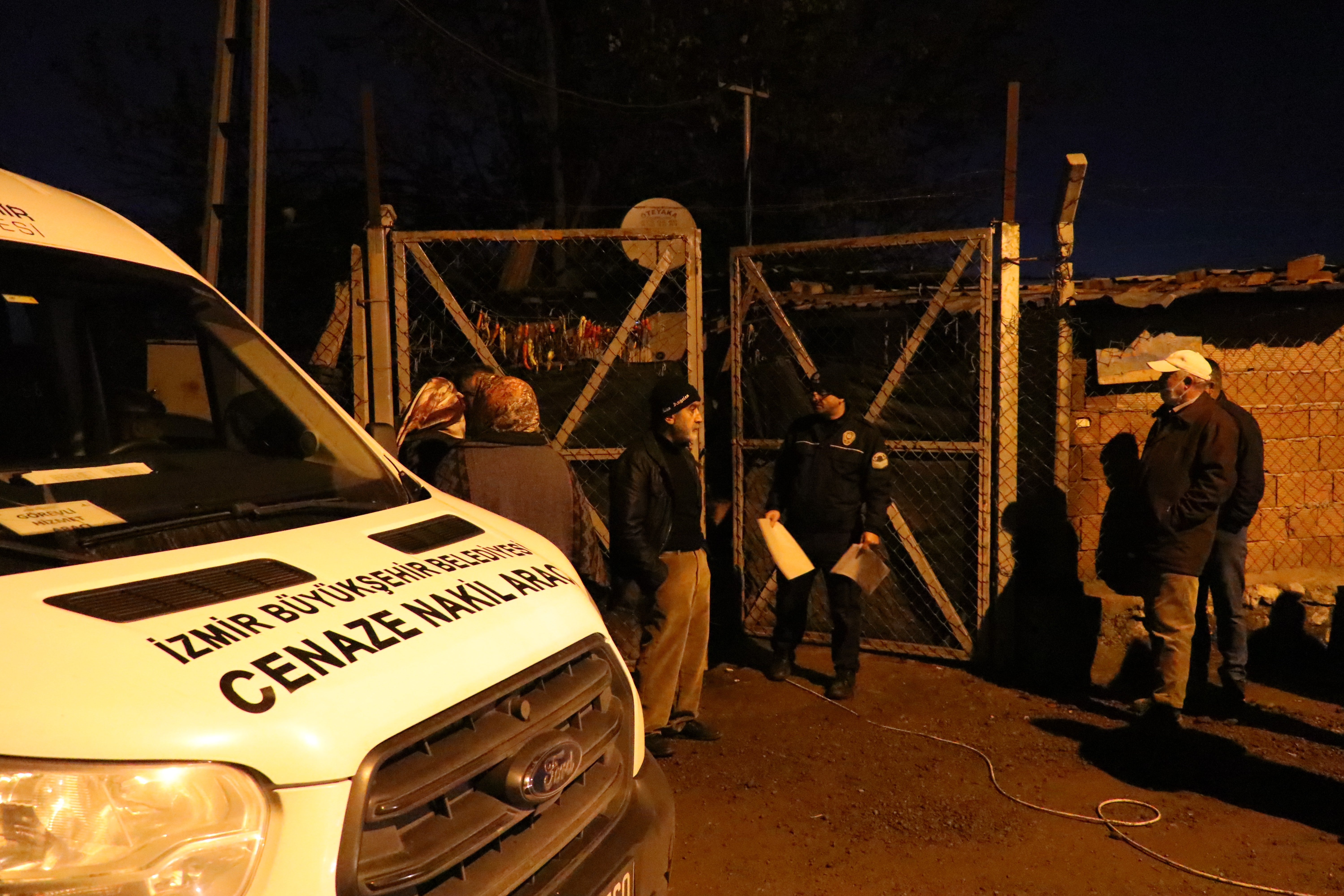 Annesini öldürdü, cinayeti babasına itiraf etti