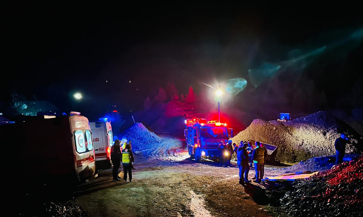 Denizli'de krom maden ocağında göçük: 2 ölü, 1 yaralı