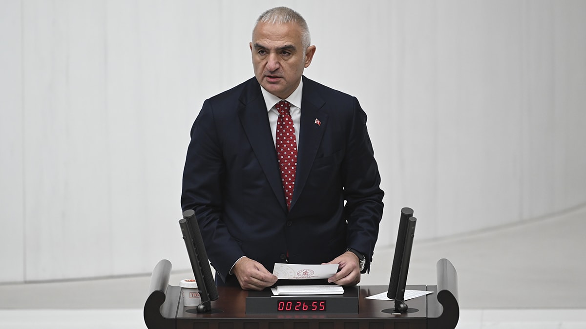 Bakan Ersoy: Ücretsiz plaj sayısı artacak