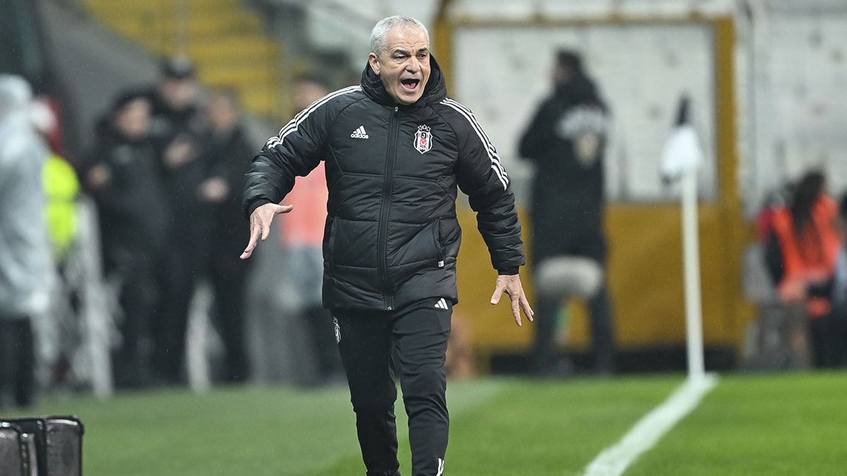 Rıza Çalımbay, Mert Günok'tan özür diledi, Beşiktaş yönetimine sitem etti