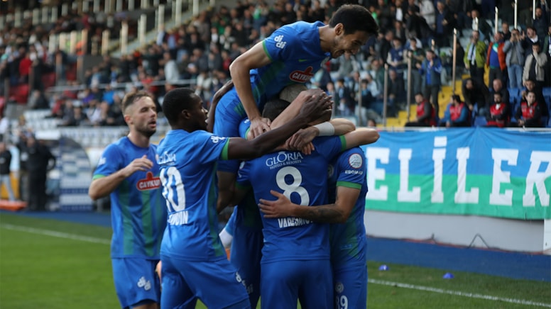 Çaykur Rizespor, Başakşehir maçını 90+2'de Olawoyin'in golüyle kazandı