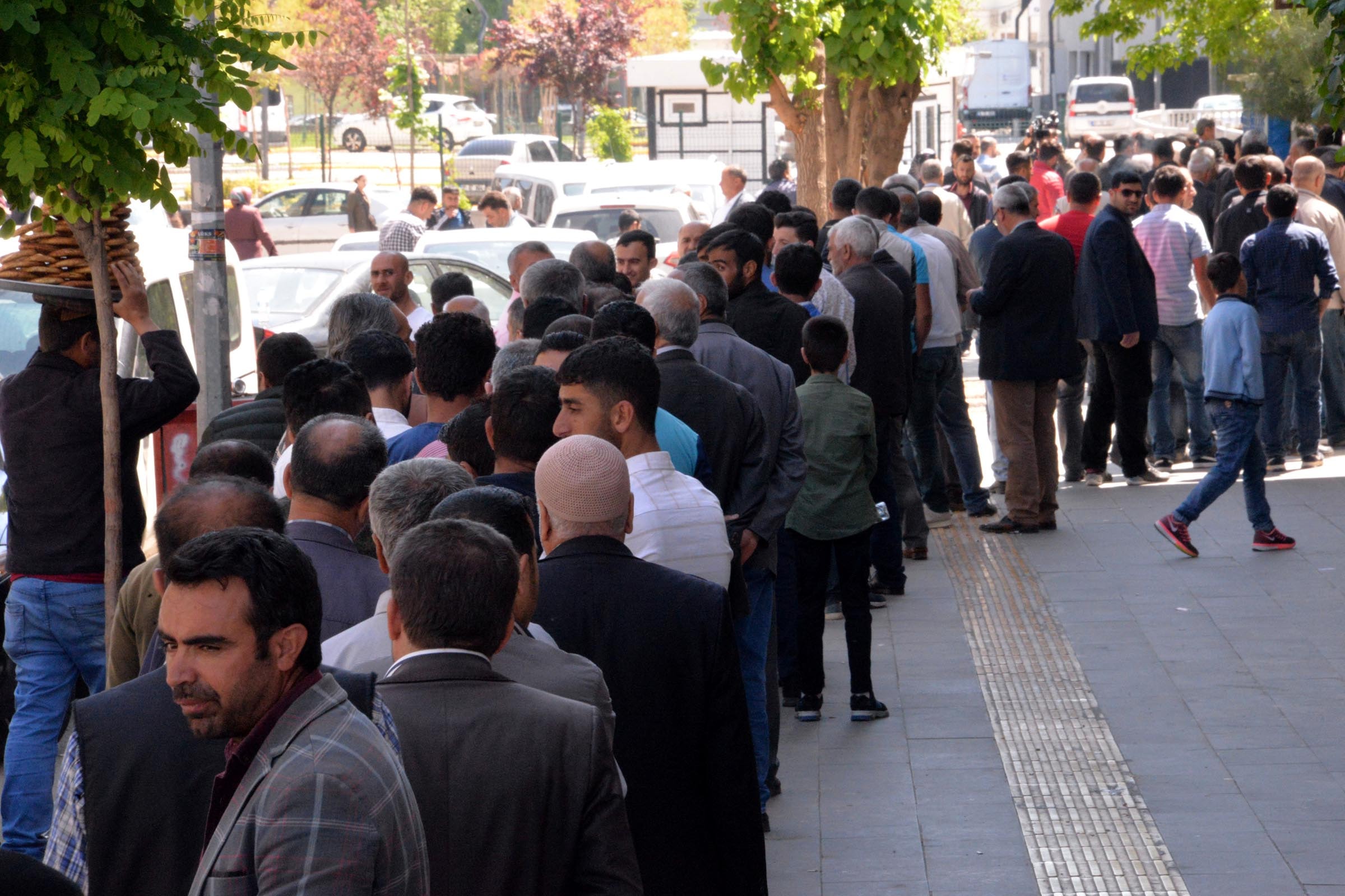 60 milyon ki�i yard�m i�in kay�t yapt�rd�