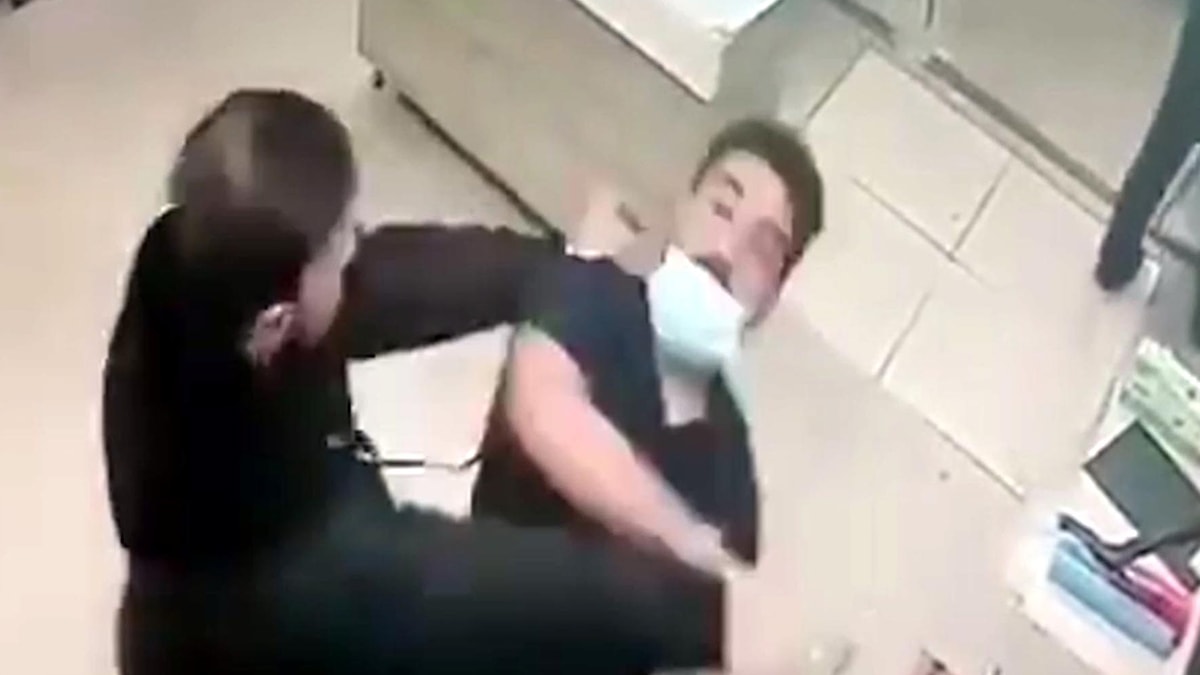 Hemşireye yumruk kamerada