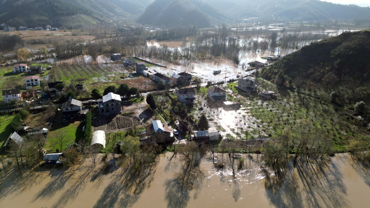 Sakarya'yı sağanak vurdu...