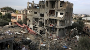 İsrail mülteci kampını vurdu: En az 70 ölü var