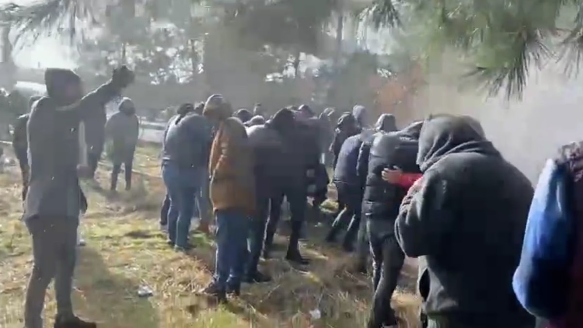 Jandarmadan işçilere biber gazı ve tazyikli su