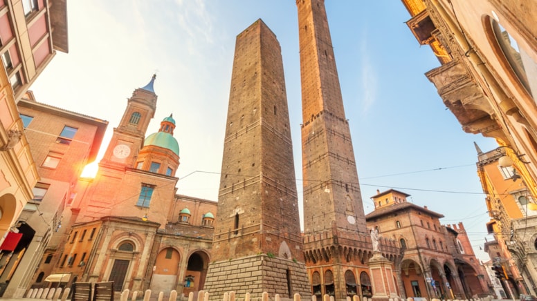 İtalya'da “eğik kule” paniği 