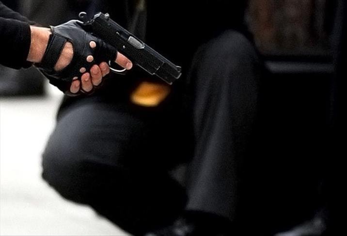 Sokak ortasında bacağından vuruldu