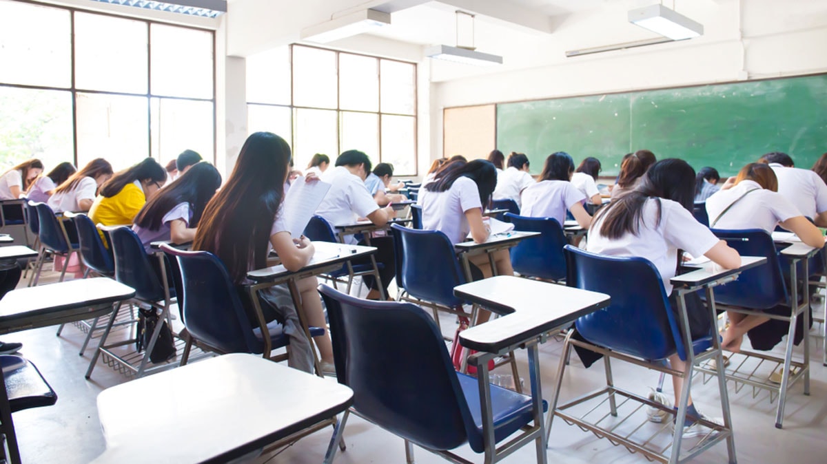 Sınıfta doğum yaptı... Ailesi de öğretmenleri de şoke oldu