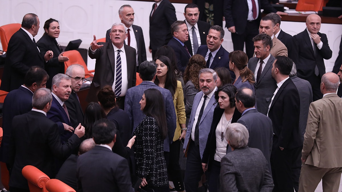 Meclis'te 'Süryanice' tartışması