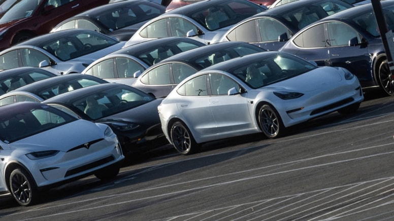 Tesla, 200 bin aracı geri çağırdı