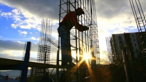 Hizmet ve inşaat sektörlerinde güven arttı, perakendede azaldı