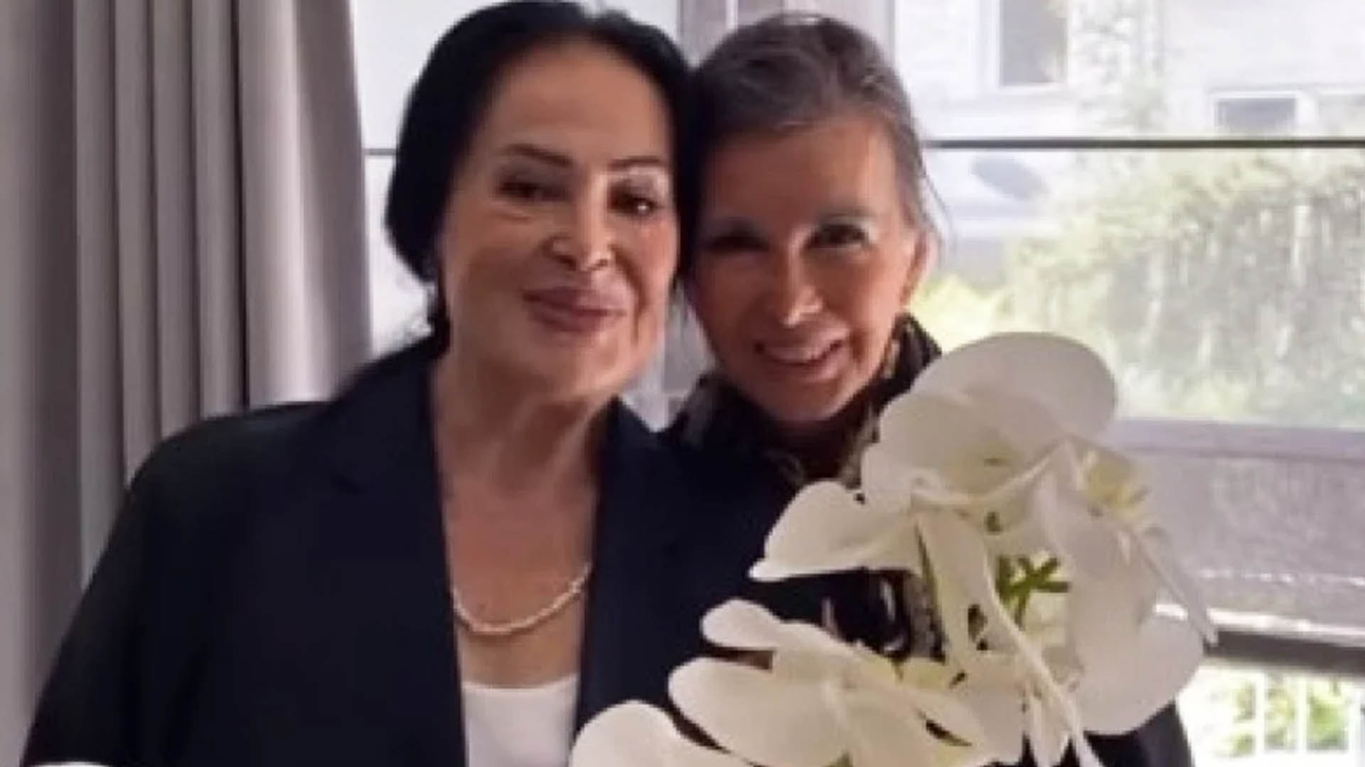 Türkan Şoray, Filiz Akın'ı evinde ziyaret etti