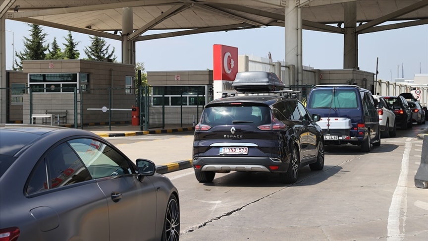 Yurt dışından emeklilerin yabancı plakalı taşıtları için sağlanan süre uzatıldı