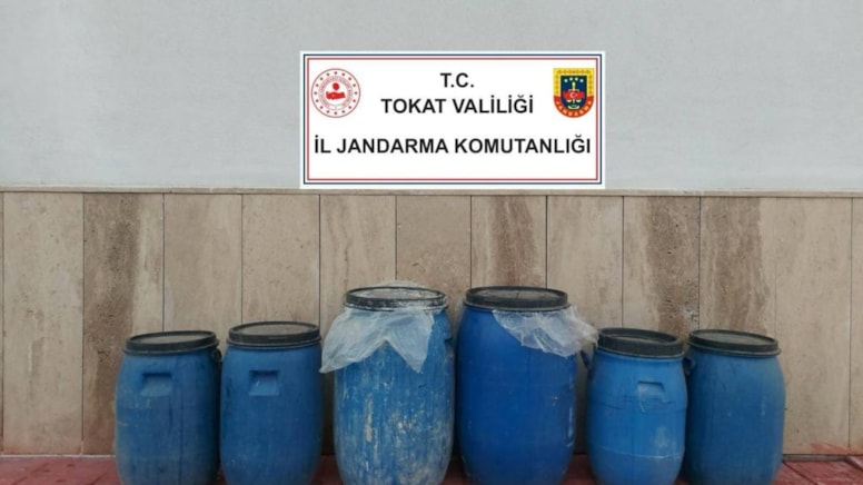 Yılbaşı öncesi litrelerce kaçak ve sahte içki ele geçirildi