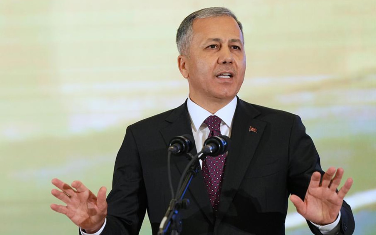 Bakan Yerlikaya: 37 kişi yakalandı, 6 köpek kurtarıldı