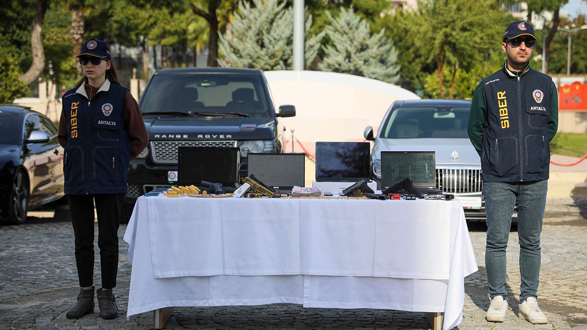 Sibergöz-14 Operasyonu: 9 ay takip edilen suç şebekesi 1.5 milyarlık vurgun yapmış
