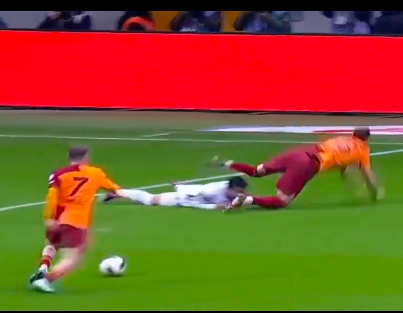 Galatasaray-Gaziantep FK maçında penaltı itirazı