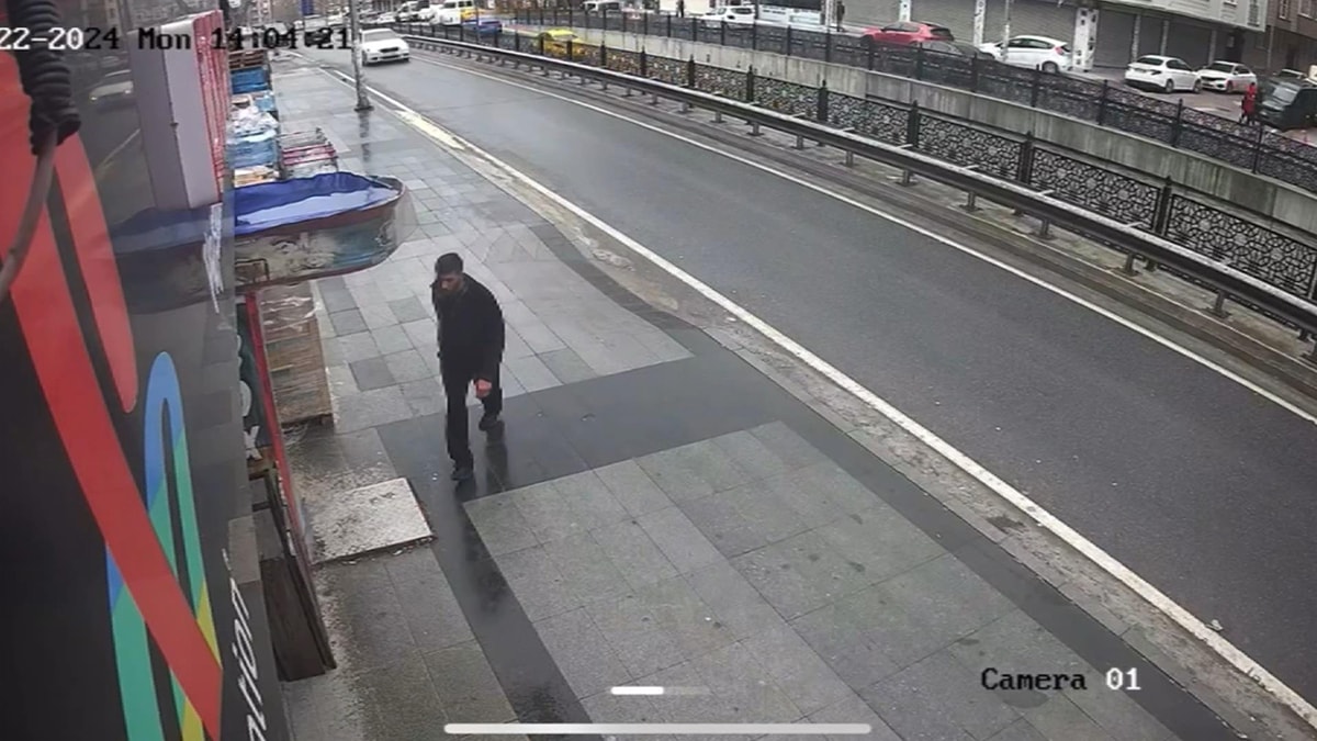 İstanbul’da dehşet: Bıçakla 10 kişiyi yaraladı