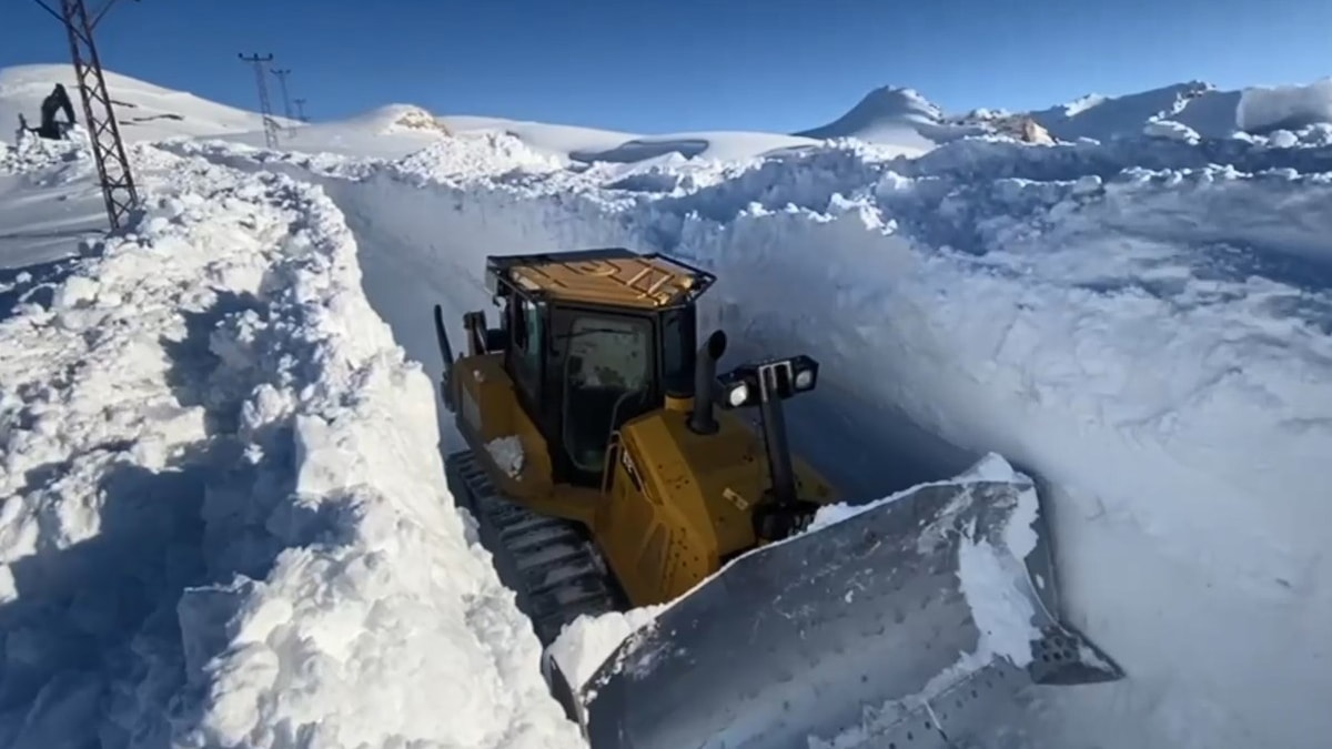 Şırnak'ta kar kalınlığı 3 metreyi geçti