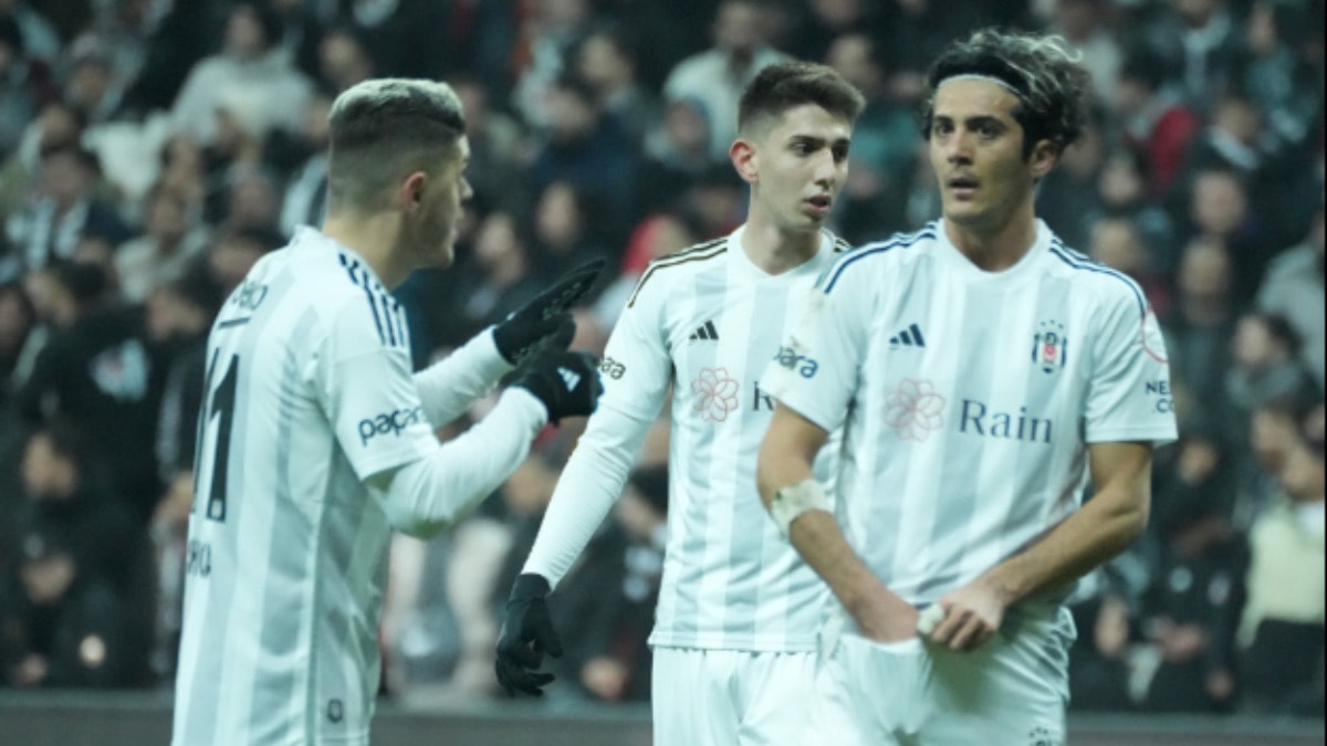 Beşiktaş 10 kişi kalan Adana Demirspor ile berabere kaldı