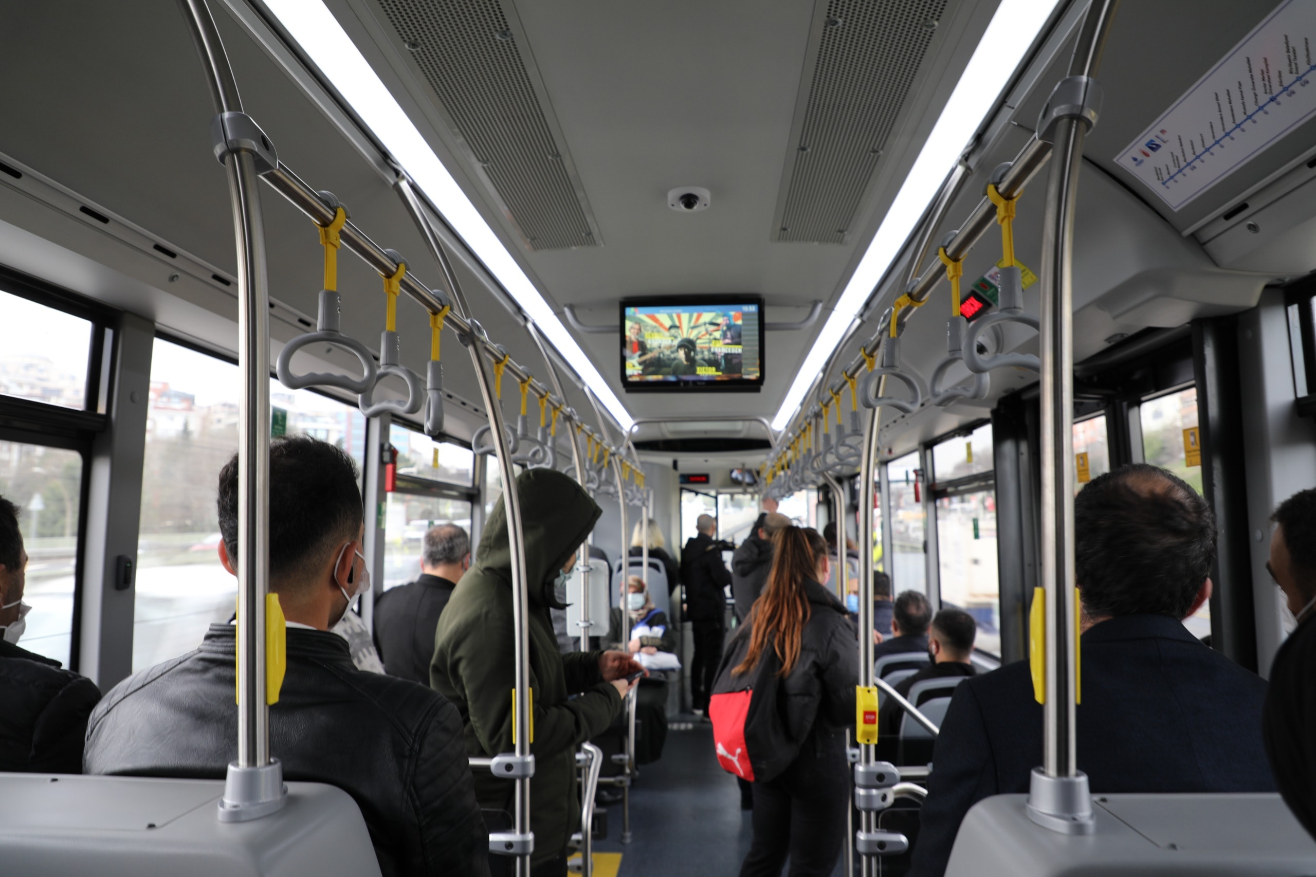 Metrobüste yolcu rekoru kırıldı