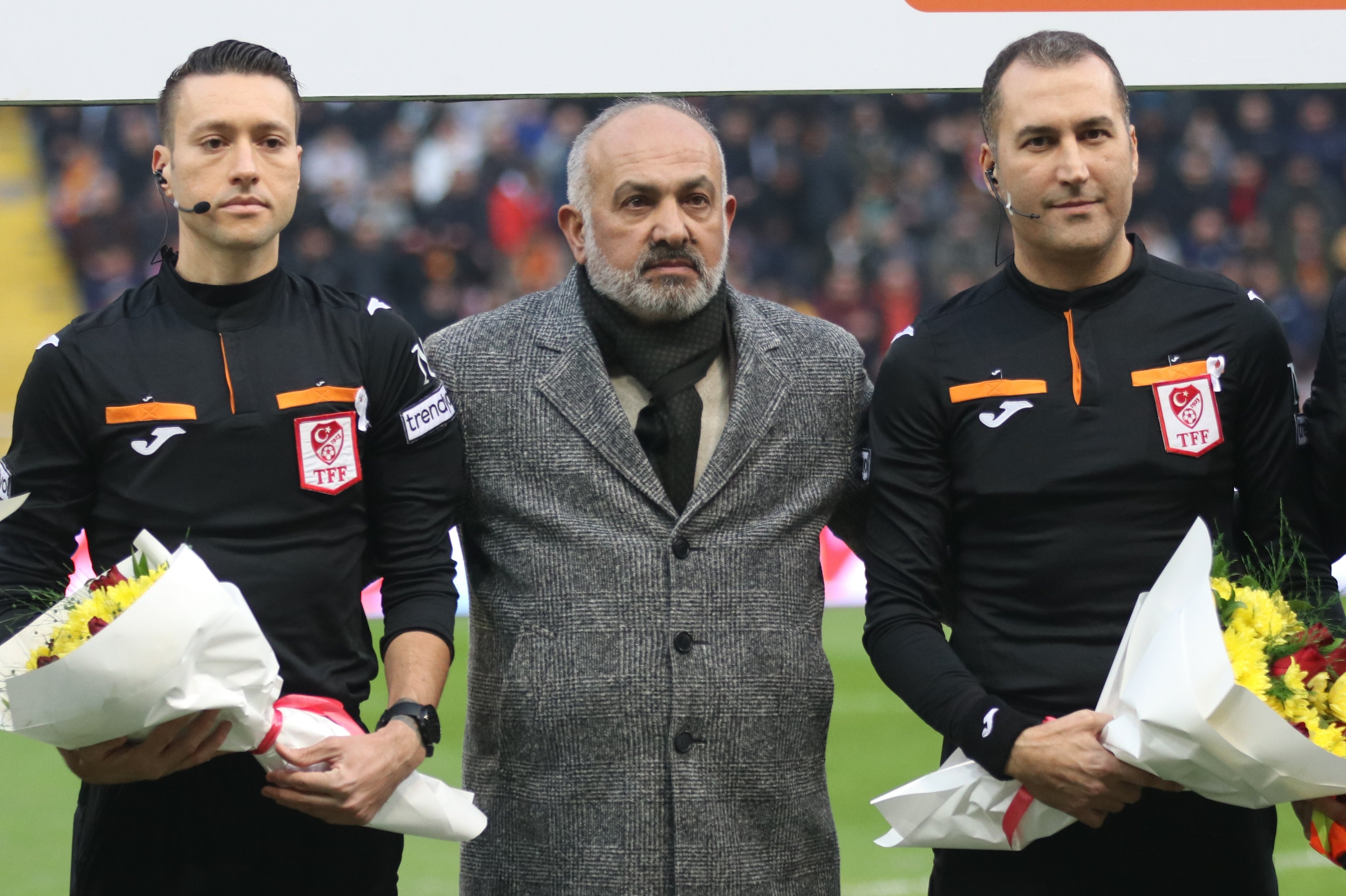 'Çiçek vererek hata yapmışız!'