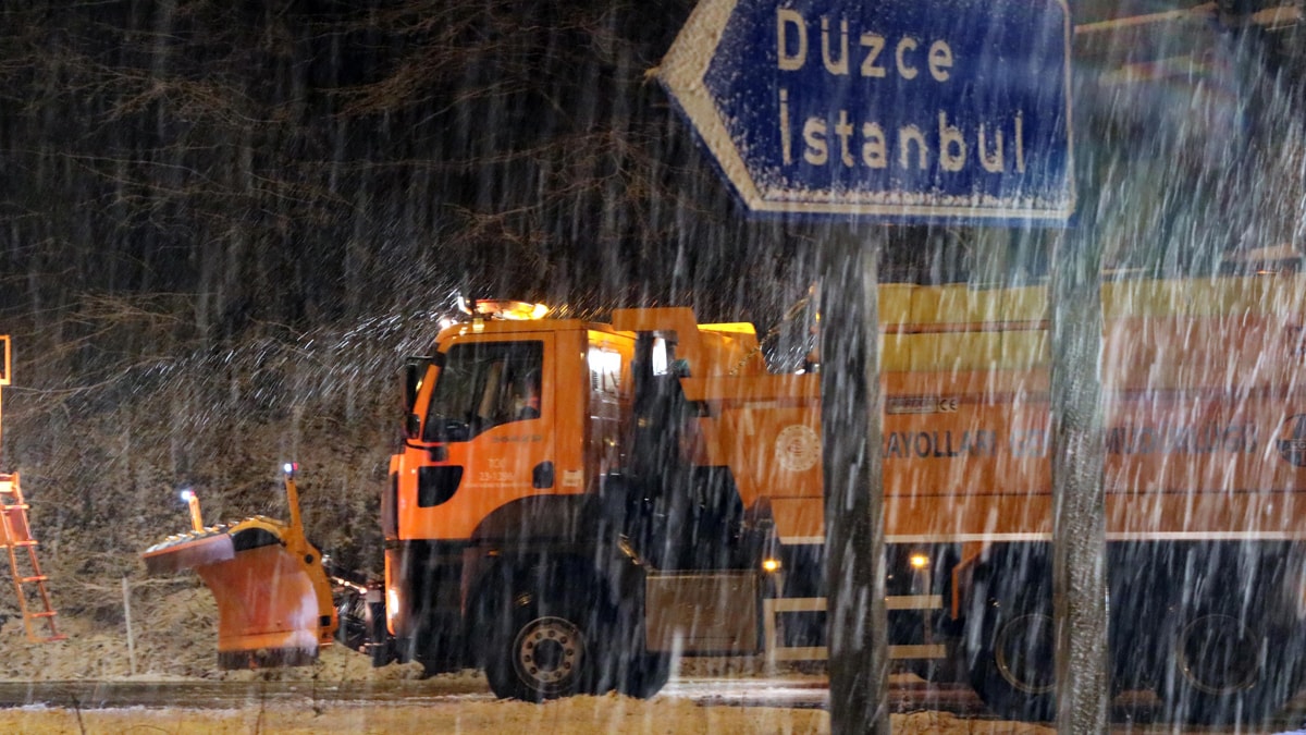 Bolu Dağı'nda kar yağışı