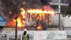 İstanbul'da işçi konteynerlerinde yangın çıktı