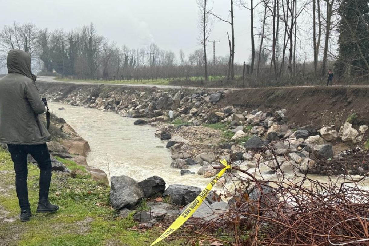 Derede kadın cesedi bulundu