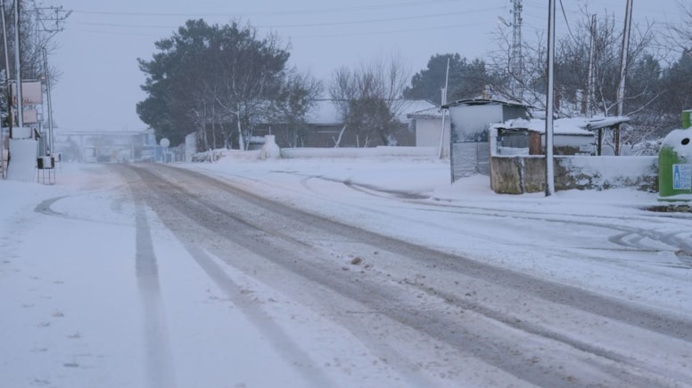 Trakya'da kar etkisini artırdı, araçlar mahsur kaldı