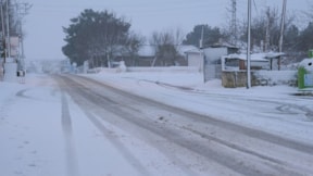 Trakya'da kar etkisini artırdı, araçlar mahsur kaldı